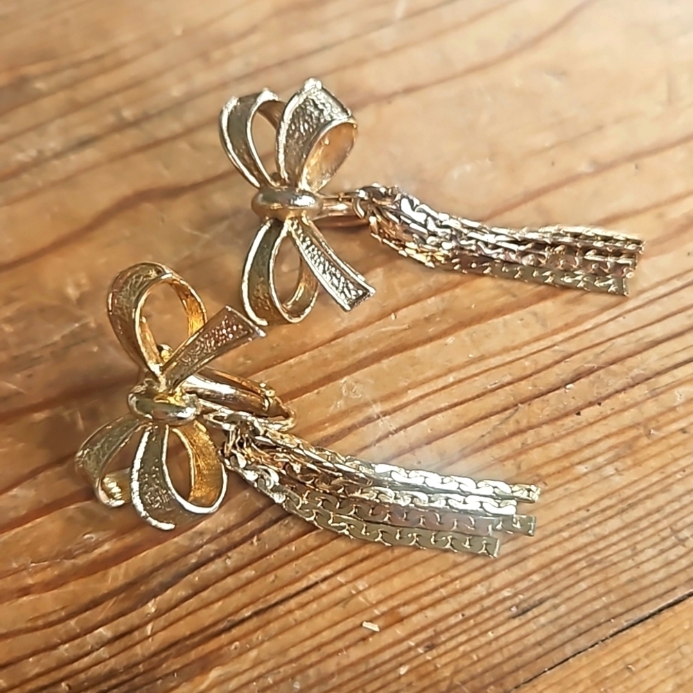 Vintage Numbered Marcel Boucher Goldtone Bow Clip On Earrings